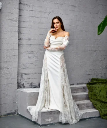 Long Sleeve Lace Elegant Wedding Dress